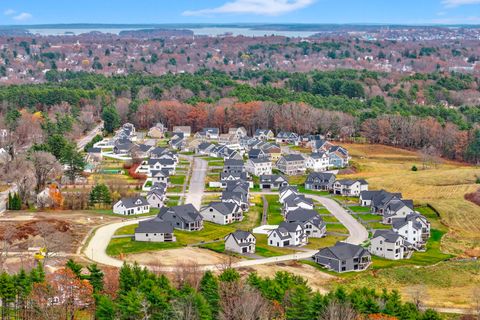 Photo of 128 Owls Nest Road, Portland, ME 04102 (MLS # 1650274)