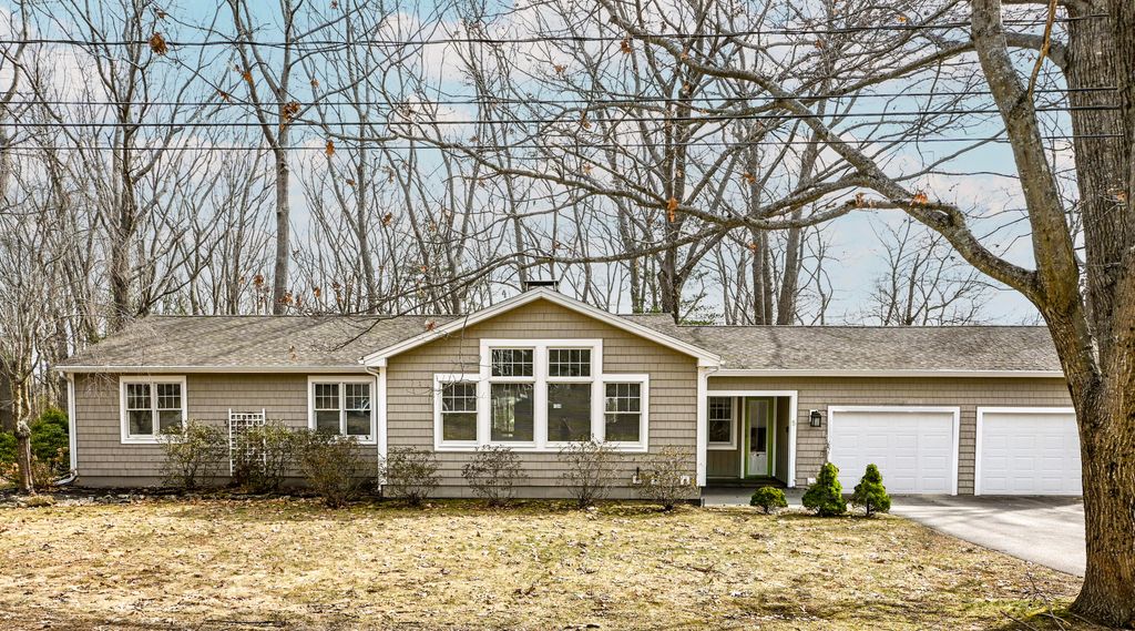 Photo of 5 Oakwood Road, Cape Elizabeth, ME 04107 (MLS # 1655902)