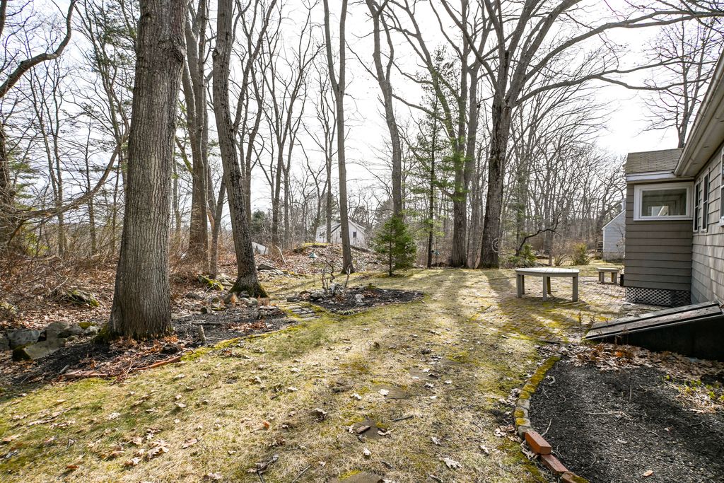 Photo of 5 Oakwood Road, Cape Elizabeth, ME 04107 (MLS # 1655902)