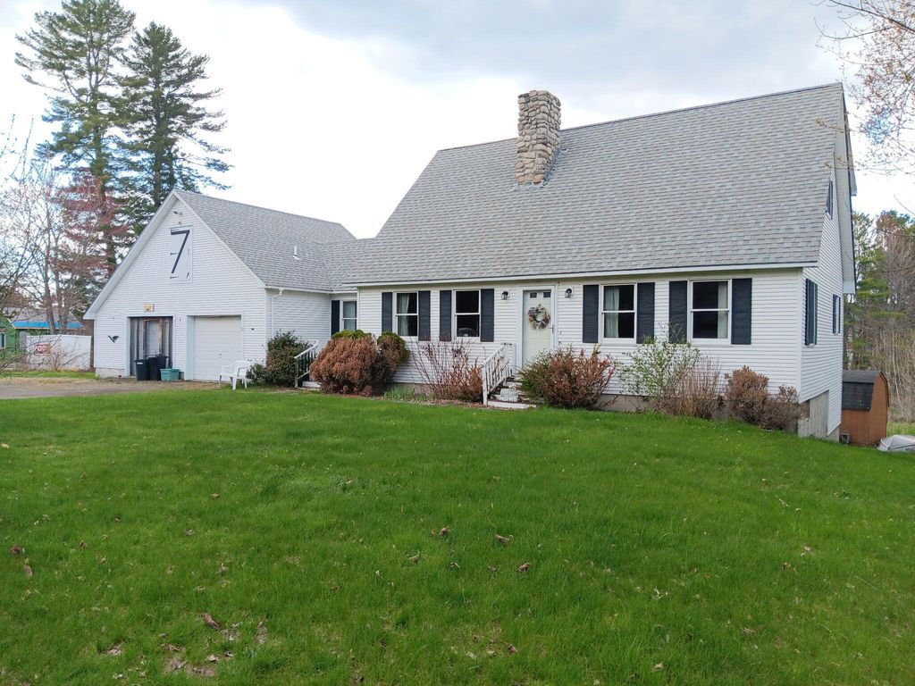 Photo of 11 Lakeshore Drive, Belgrade, ME 04918 (MLS # 1660717)