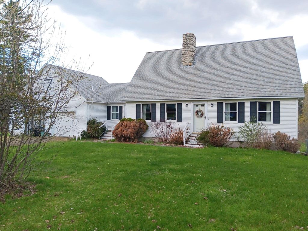 Photo of 11 Lakeshore Drive, Belgrade, ME 04918 (MLS # 1660717)