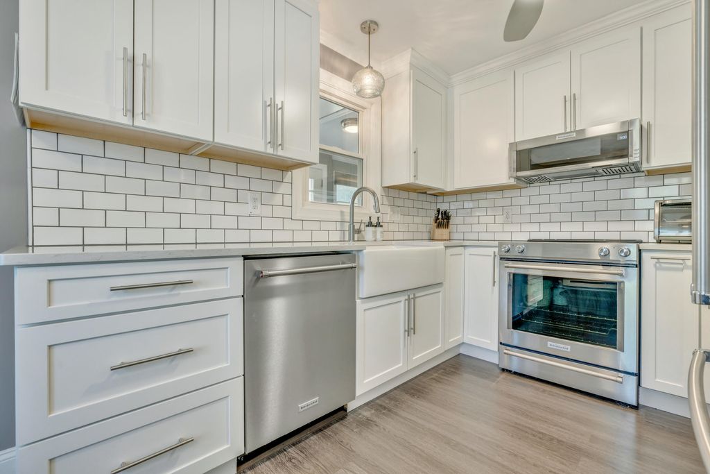 Photo of 31 Leavitt Avenue, Lewiston, ME 04240 (MLS # 1640298)