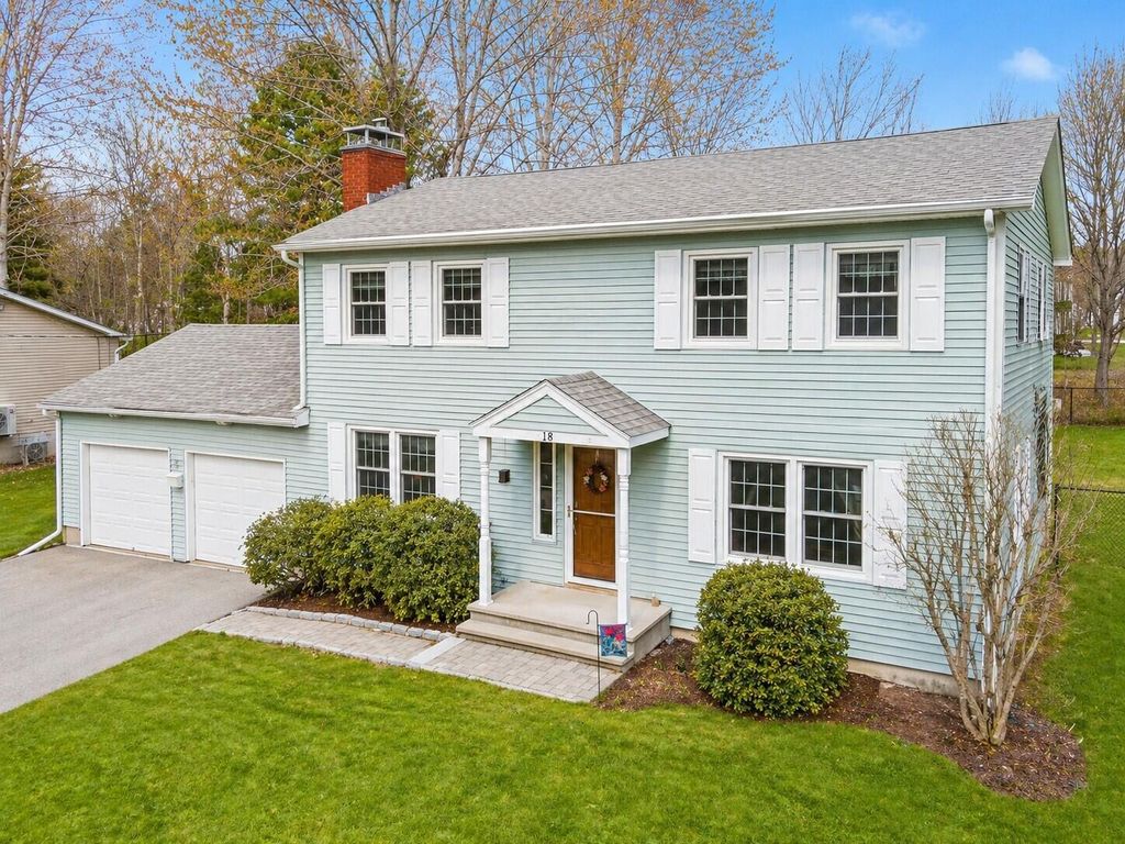 Photo of 18 Sunset Drive, Orono, ME 04473 (MLS # 1660113)