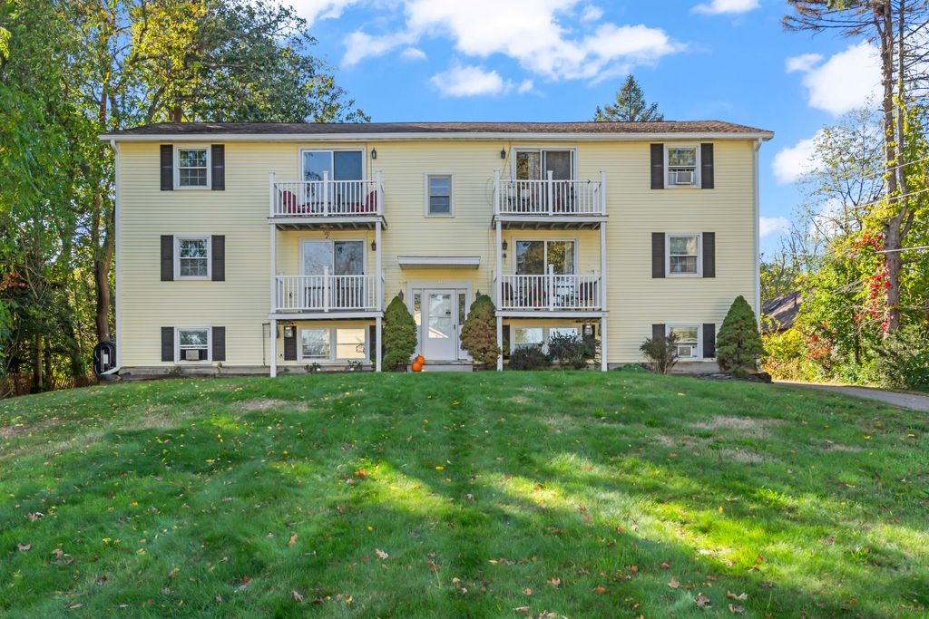 Photo of 11 Carriage Hill Rd #D, Eliot, ME 03903 (MLS # 1640819)