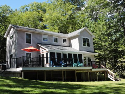 Photo of 7 Juniper Circle, Bridgton, ME 04009 (MLS # 1660204)
