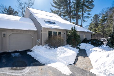 Photo of 39 Wildwood Drive #39, Cape Elizabeth, ME 04107 (MLS # 1652894)