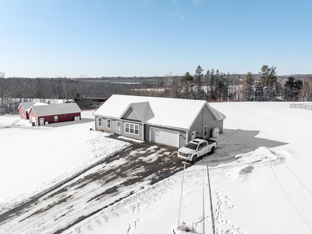 Photo of 26 Knoll Crest Drive, Bangor, ME 04401 (MLS # 1650807)