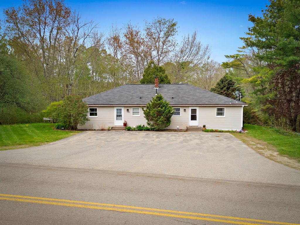 Photo of 1096 Middle Road, Warren, ME 04864 (MLS # 1663435)
