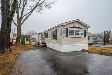 53 Blackberry Place Kittery ME 03904