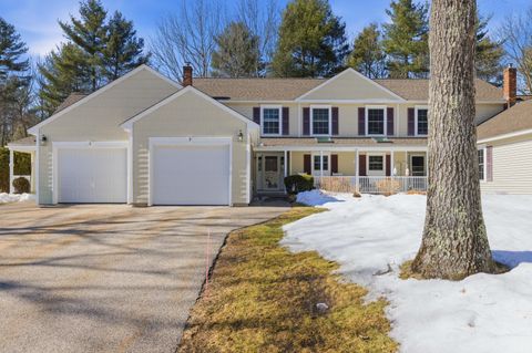 Photo of 9 Hampton Glen Drive #3, Kennebunk, ME 04043 (MLS # 1653924)