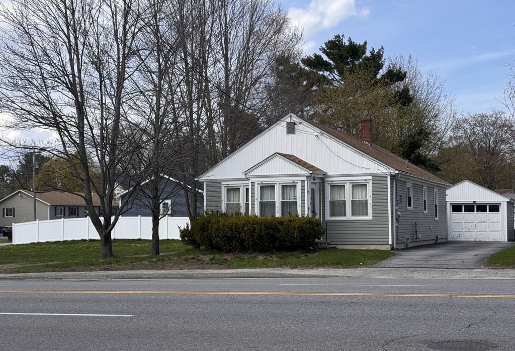 Photo of 234 Russell Street, Lewiston, ME 04240 (MLS # 1662393)