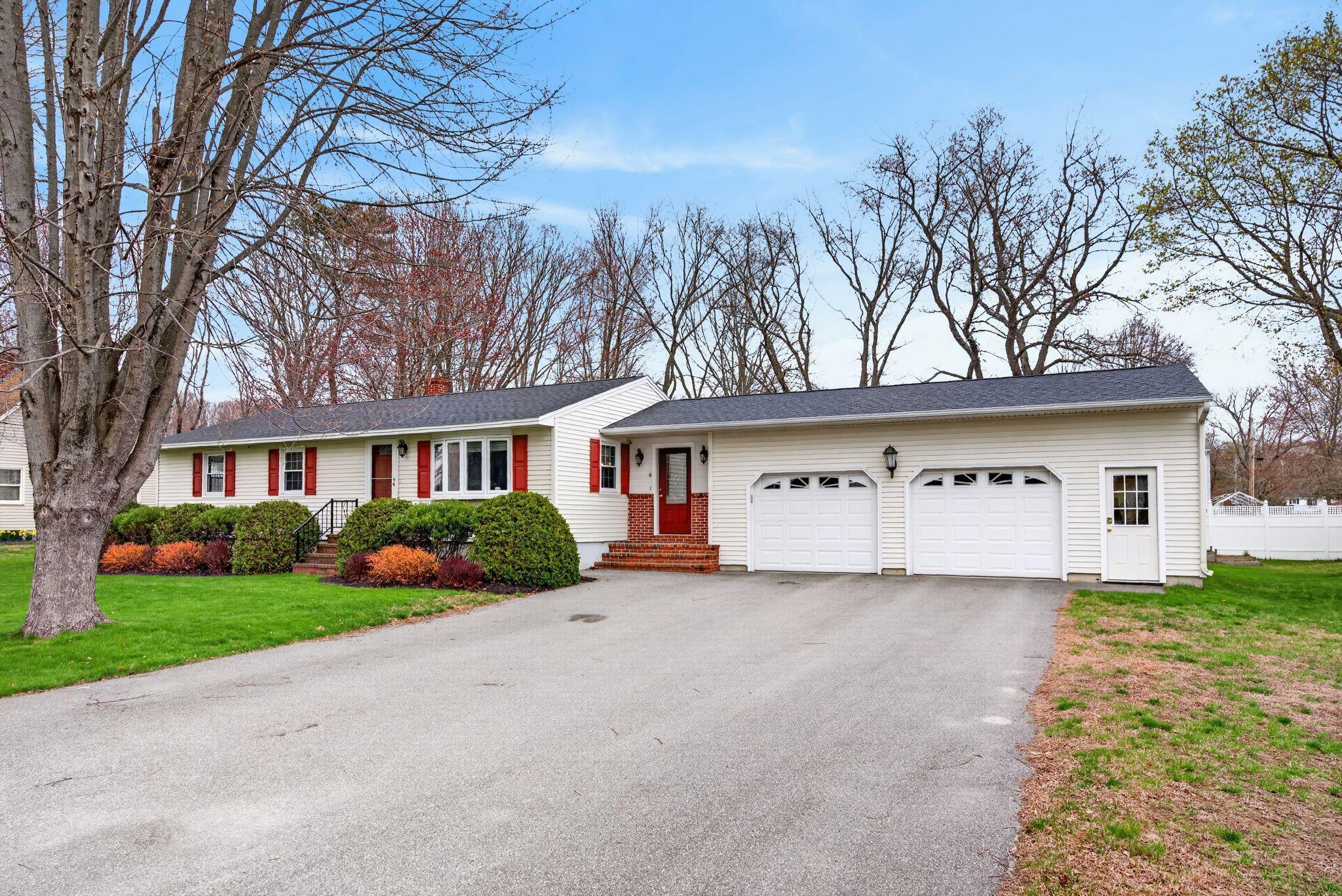 6 Colonial Drive
