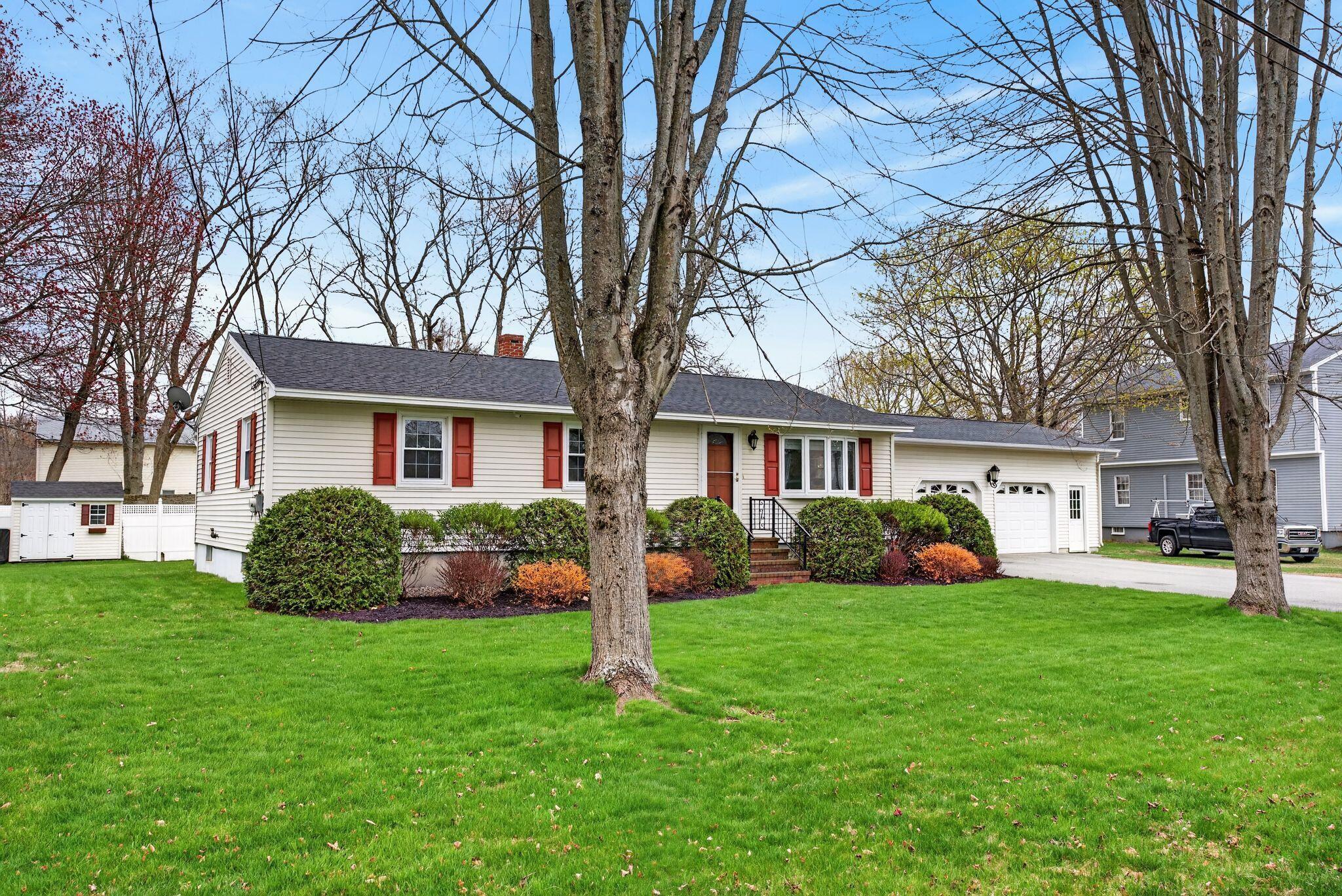 6 Colonial Drive