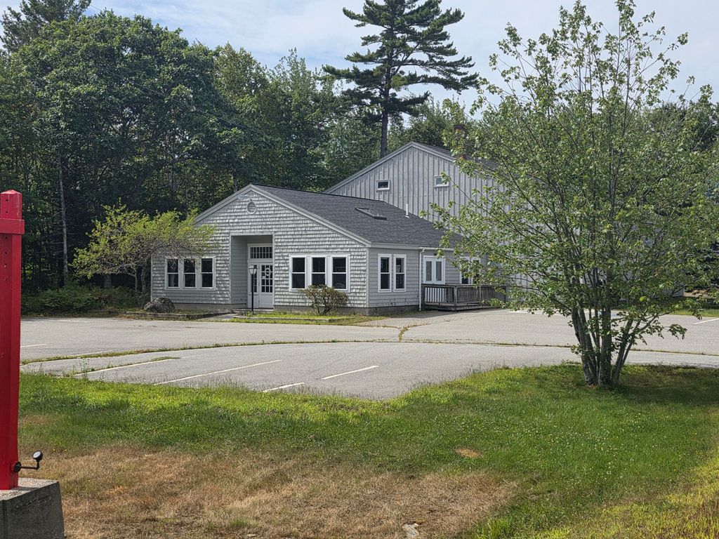 Photo of 485 Commercial Street, Rockport, ME 04856 (MLS # 1635413)