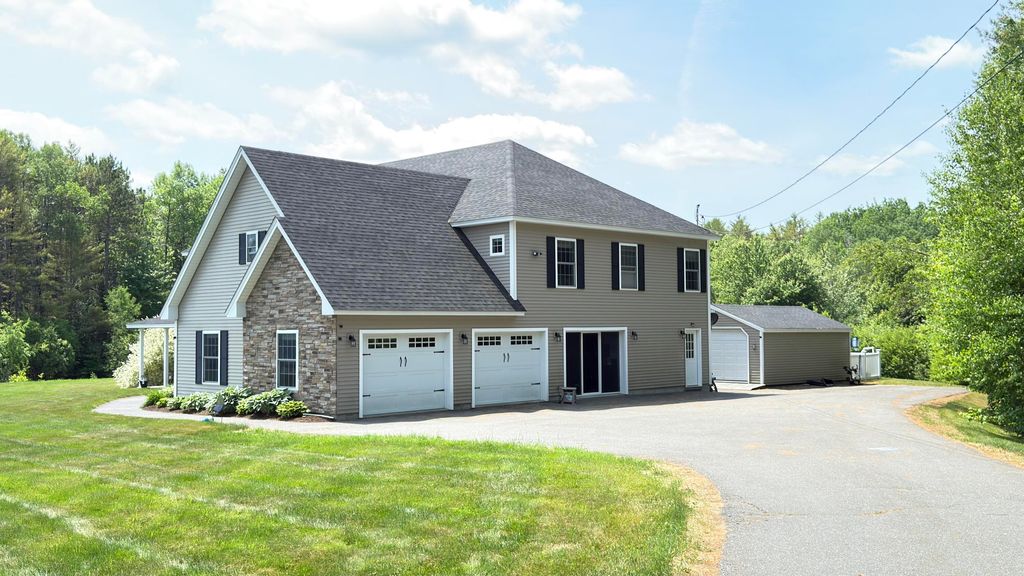 Photo of 8 Clark Circle, Hampden, ME 04444 (MLS # 1652603)