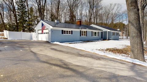 Photo of 2 Forest Hill Terrace, Orono, ME 04473 (MLS # 1655524)