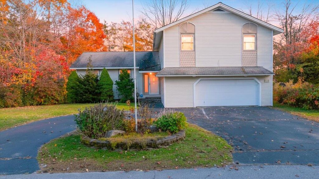 Photo of 23 Woodside Drive, Lewiston, ME 04240 (MLS # 1641563)