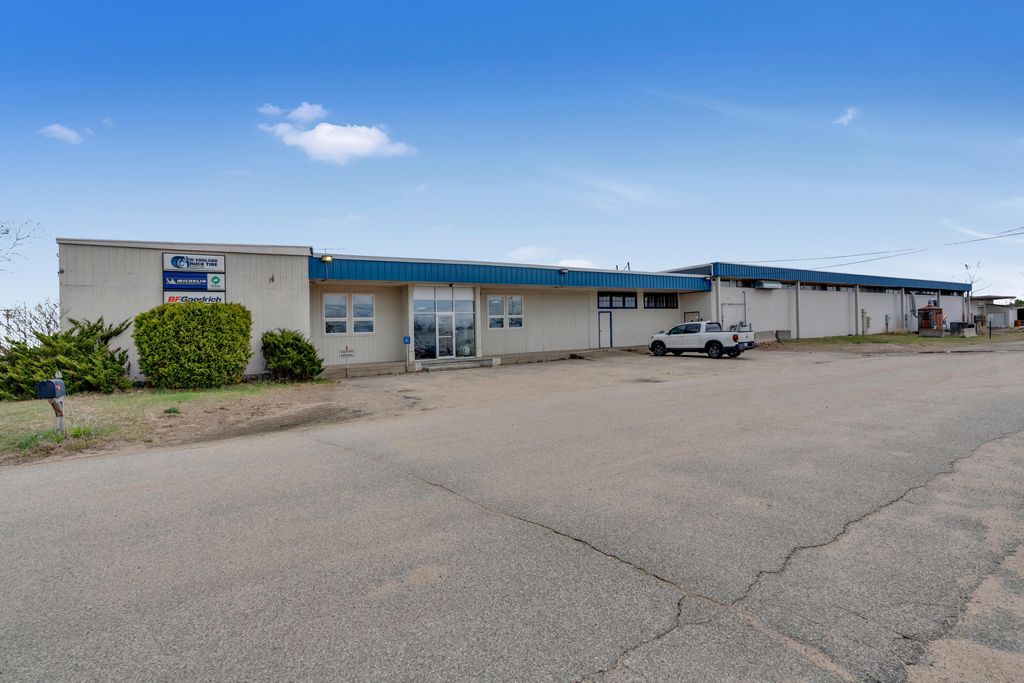 Photo of 38 Rainbow Lane, Sanford, ME 04073 (MLS # 1658616)