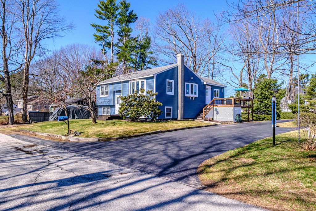 Photo of 4 Willow Avenue, Old Orchard Beach, ME 04064 (MLS # 1657145)