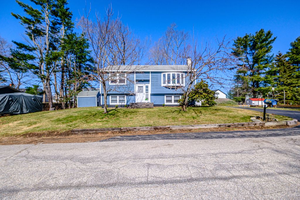 Photo of 4 Willow Avenue, Old Orchard Beach, ME 04064 (MLS # 1657145)