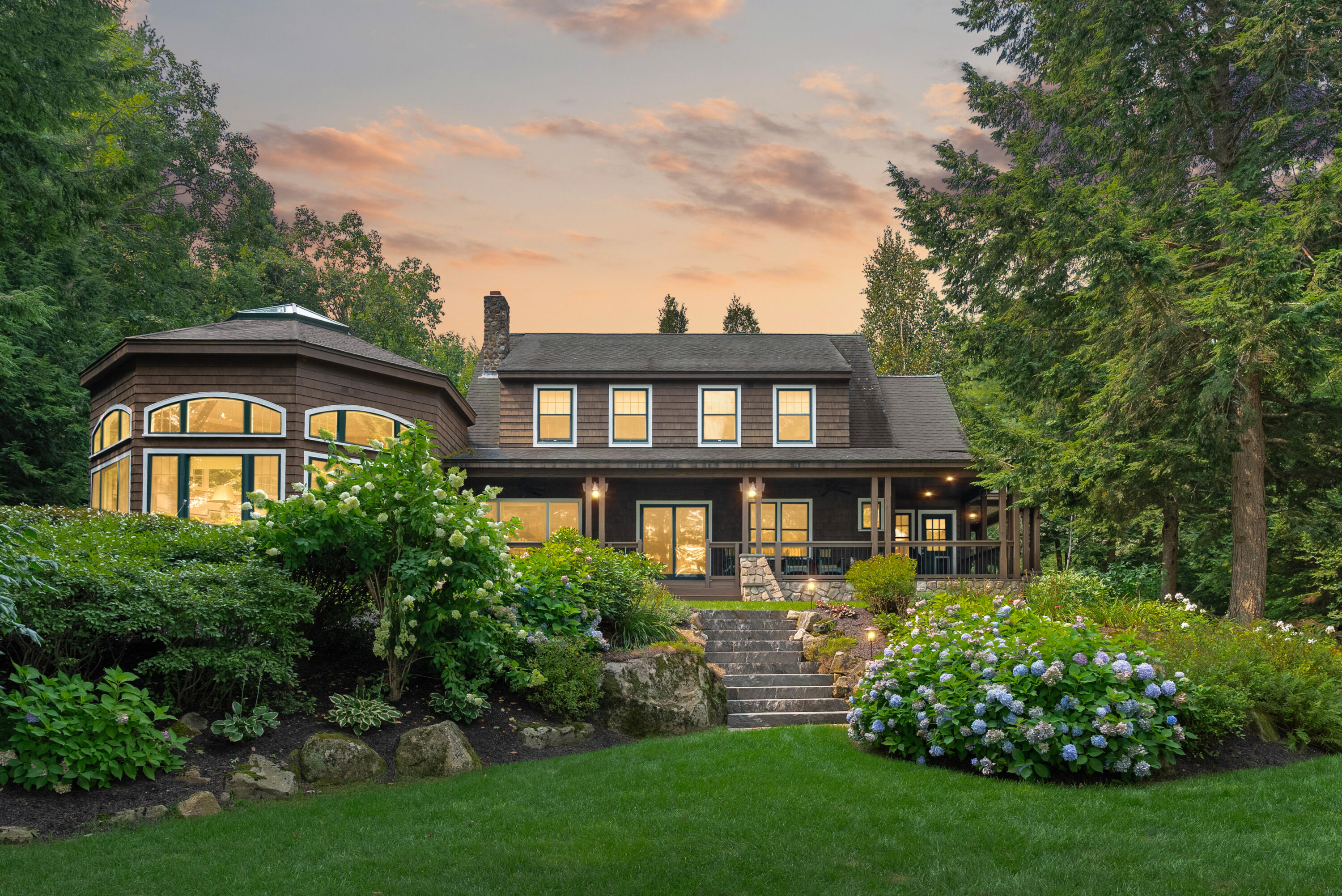 Naples, Maine, 04055, United States, 9 Bedrooms Bedrooms, ,8 BathroomsBathrooms,Residential,Active,2032447