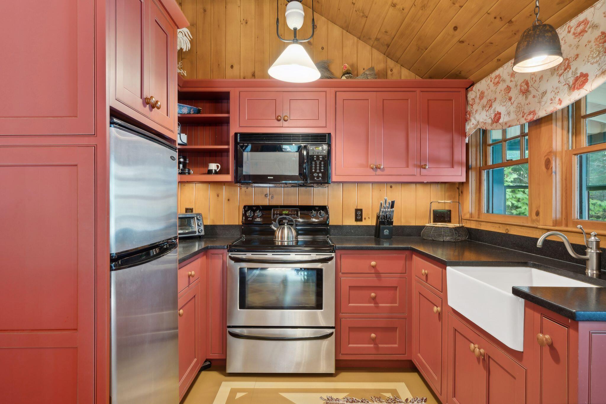 Naples, Maine, 04055, United States, 9 Bedrooms Bedrooms, ,8 BathroomsBathrooms,Residential,Active,2032447