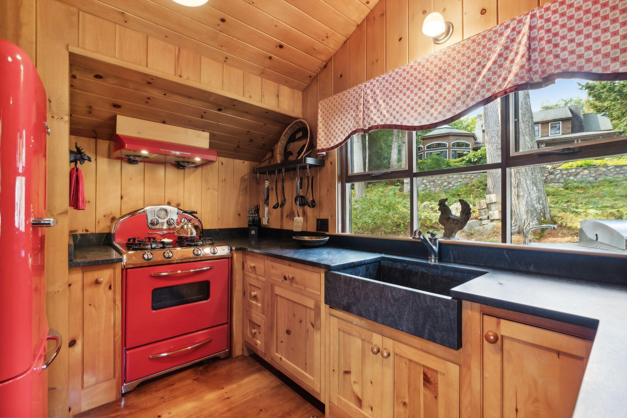 Naples, Maine, 04055, United States, 9 Bedrooms Bedrooms, ,8 BathroomsBathrooms,Residential,Active,2032447