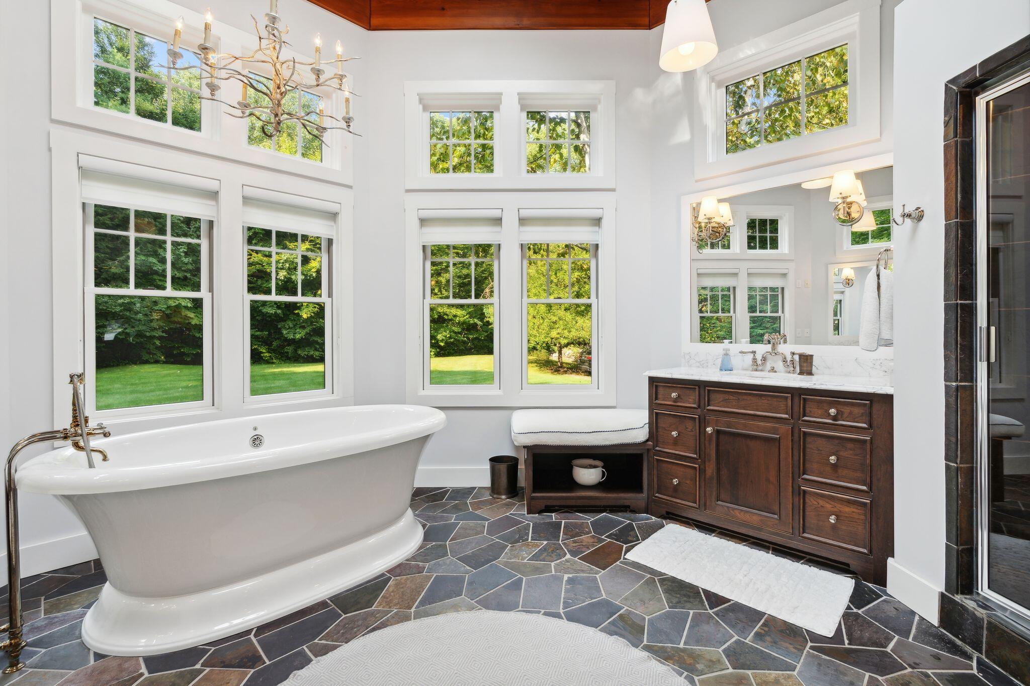 Naples, Maine, 04055, United States, 9 Bedrooms Bedrooms, ,8 BathroomsBathrooms,Residential,Active,2032447