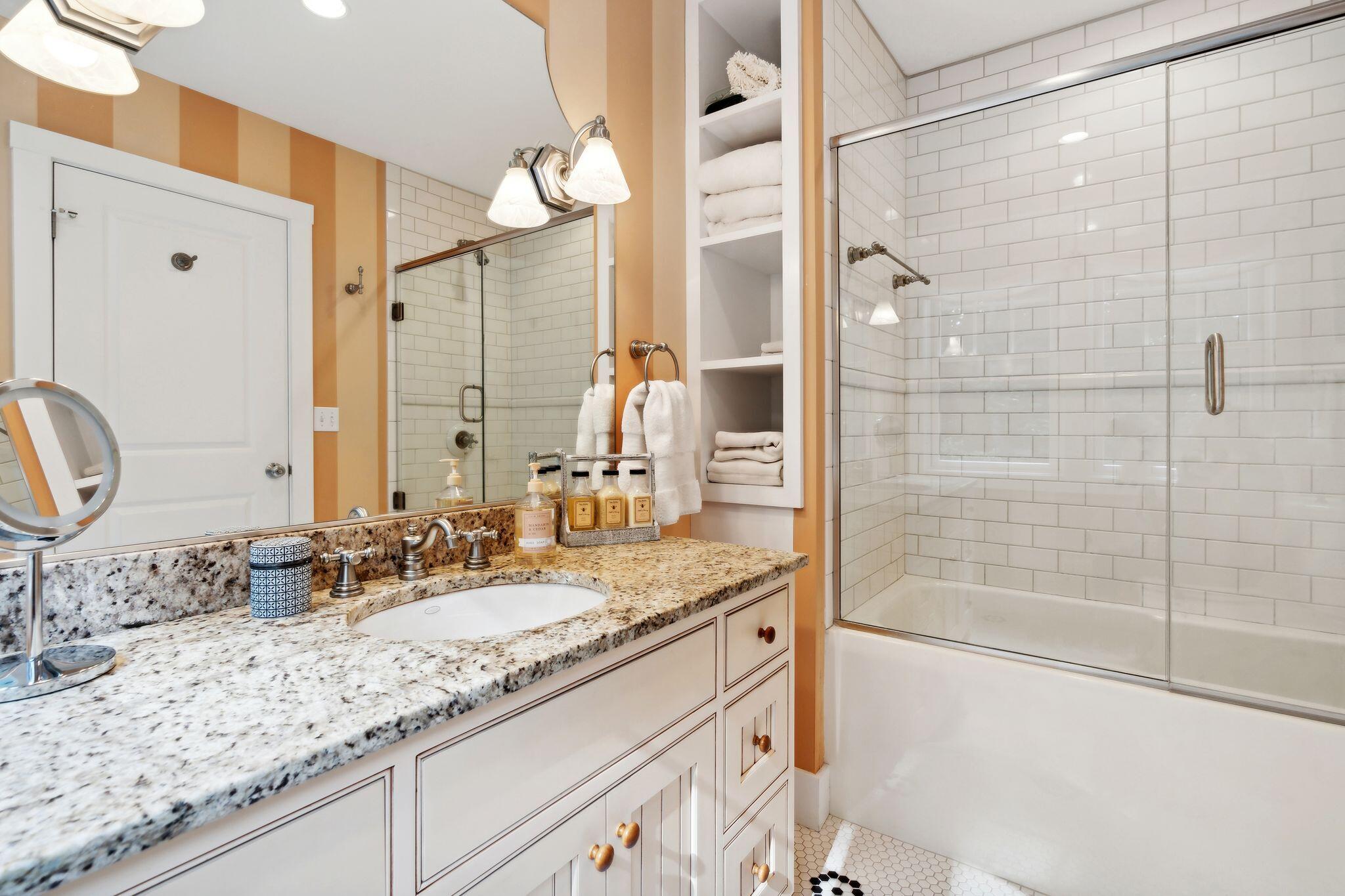 Naples, Maine, 04055, United States, 9 Bedrooms Bedrooms, ,8 BathroomsBathrooms,Residential,Active,2032447