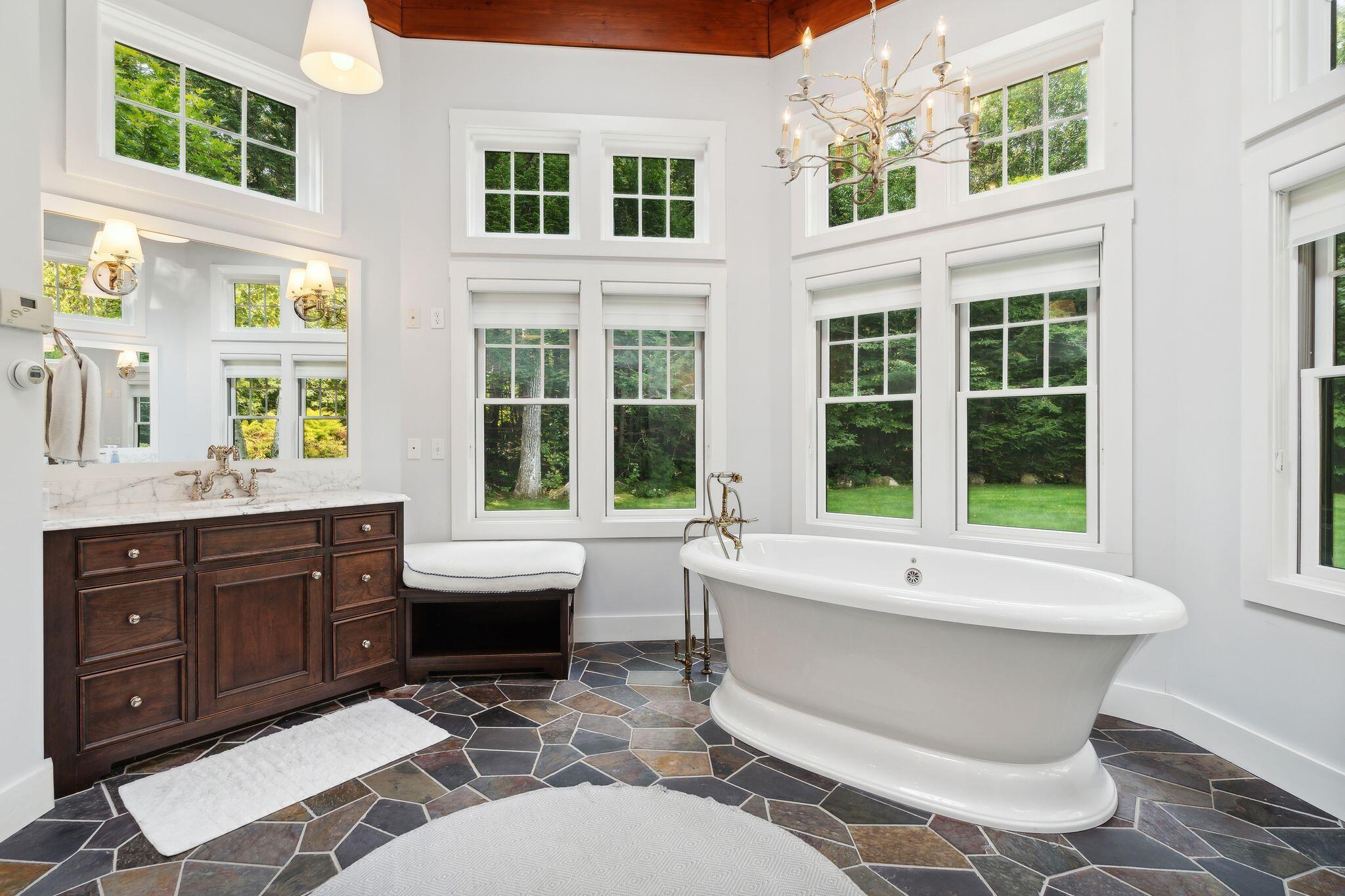 Naples, Maine, 04055, United States, 9 Bedrooms Bedrooms, ,8 BathroomsBathrooms,Residential,Active,2032447