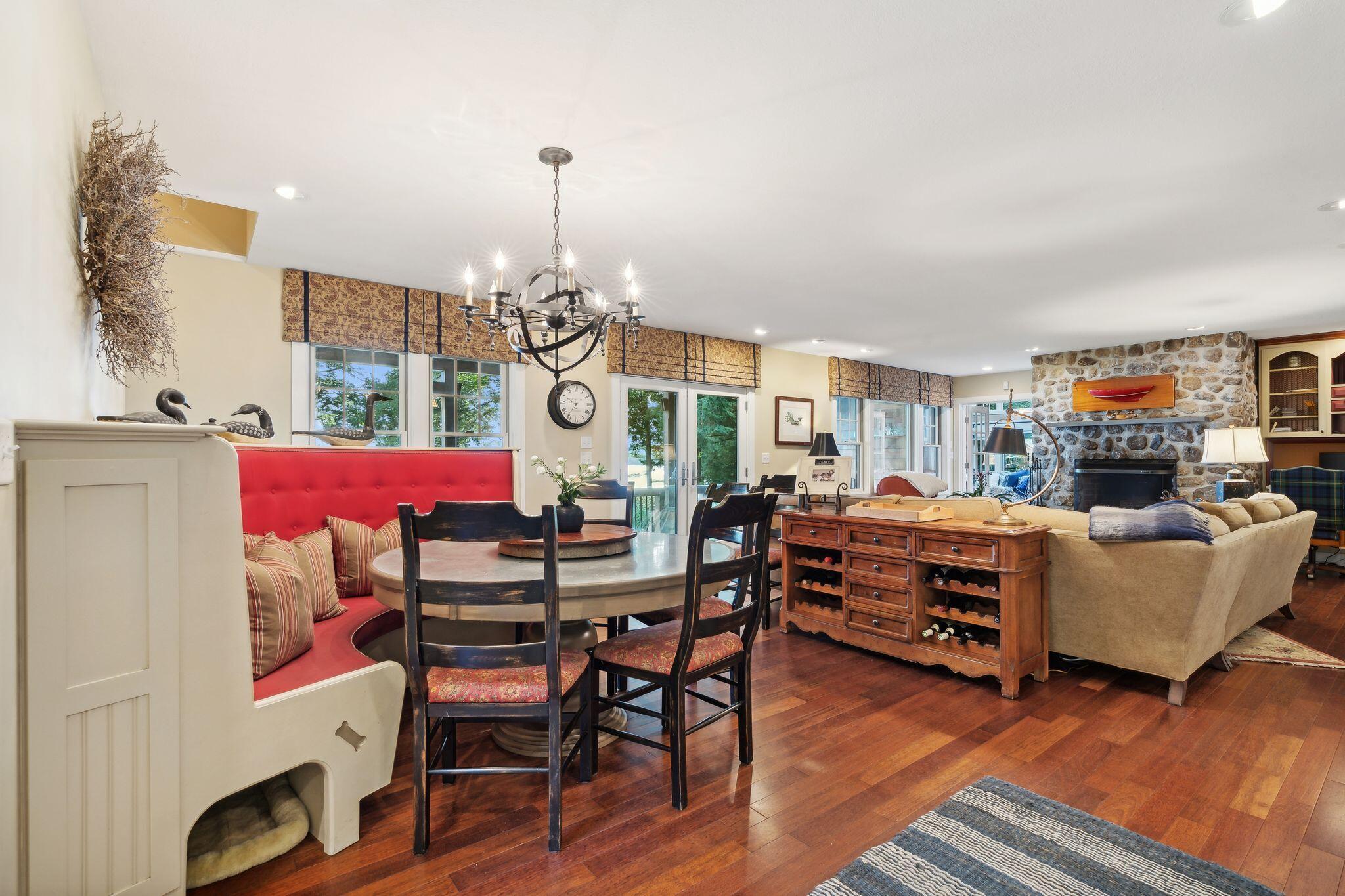 Naples, Maine, 04055, United States, 9 Bedrooms Bedrooms, ,8 BathroomsBathrooms,Residential,Active,2032447