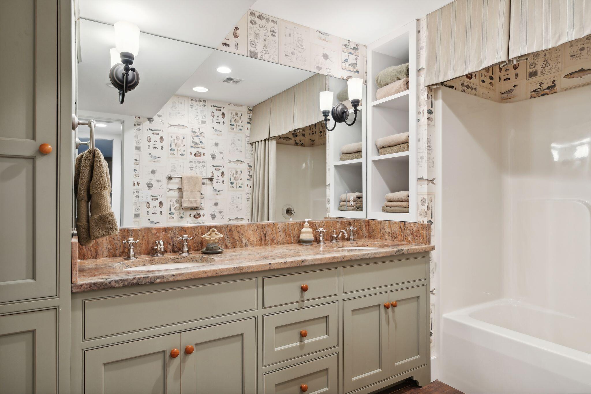 Naples, Maine, 04055, United States, 9 Bedrooms Bedrooms, ,8 BathroomsBathrooms,Residential,Active,2032447