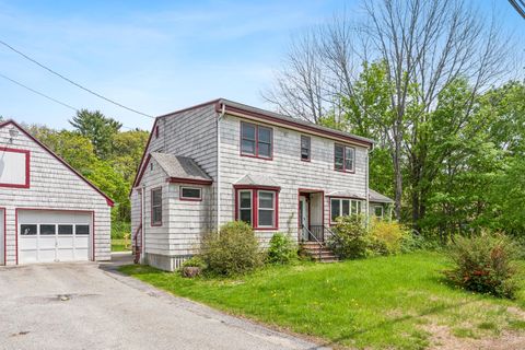 Photo of 125 Ledgewood Drive, Falmouth, ME 04105 (MLS # 1663216)