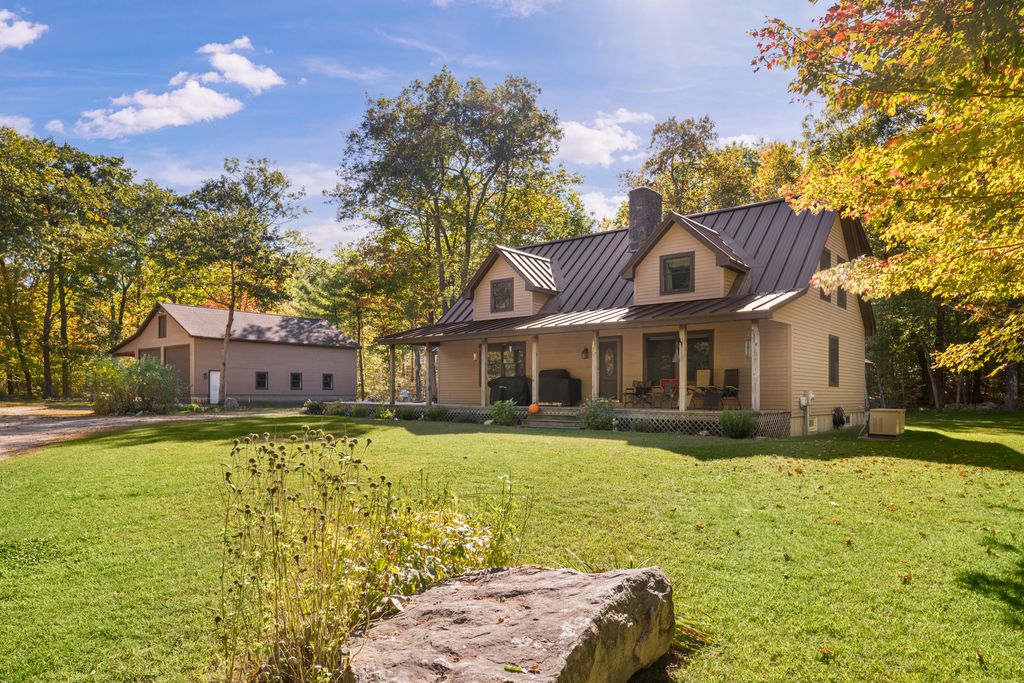 Photo of 28 Oak Drive, Gray, ME 04039 (MLS # 1640077)