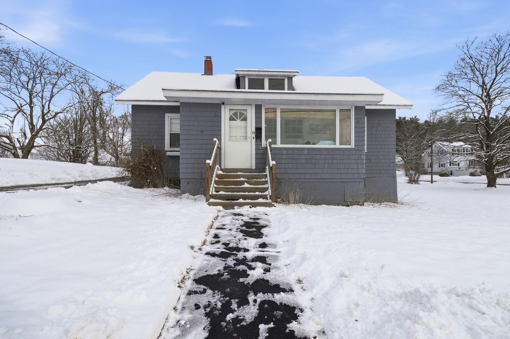 Photo of 13 Longwood Avenue, Augusta, ME 04330 (MLS # 1650999)