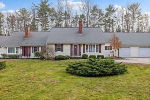 Photo of 6 Laurel Circle #6, Kennebunk, ME 04043 (MLS # 1662079)