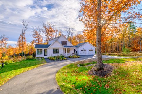 Photo of 7 Elysian Way, Bridgton, ME 04009 (MLS # 1642244)