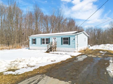 Photo of 21 Kelly Court, Sidney, ME 04330 (MLS # 1653564)