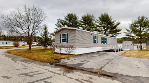 Photo of 40 Oxbow Drive, Lewiston, ME 04240 (MLS # 1656230)