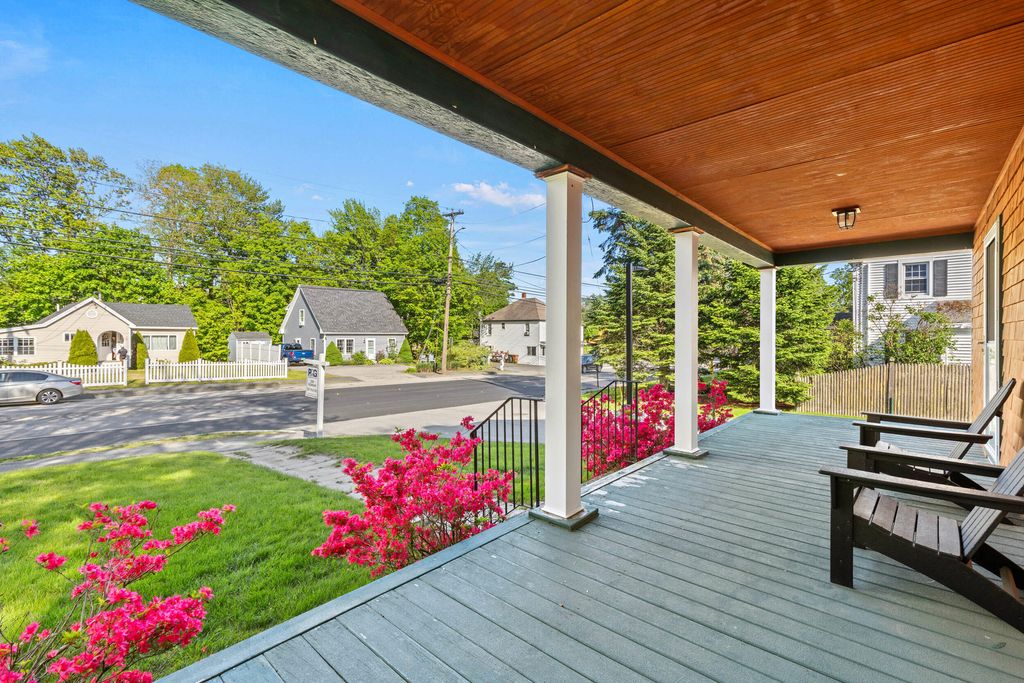 Photo of 224 North Street #102, Saco, ME 04072 (MLS # 1650343)