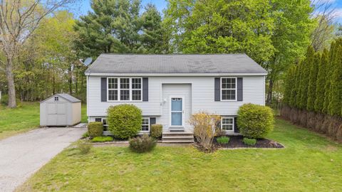 Photo of 20 Willowdale Drive, Gorham, ME 04038 (MLS # 1662628)