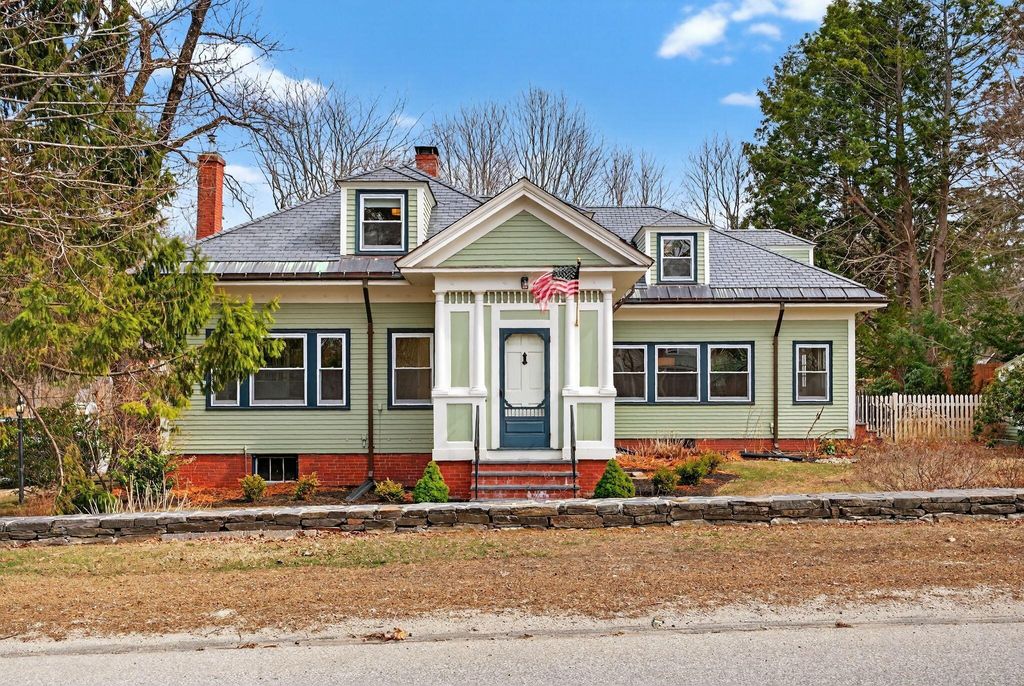 Photo of 93 Foreside Road, Falmouth, ME 04105 (MLS # 1655854)