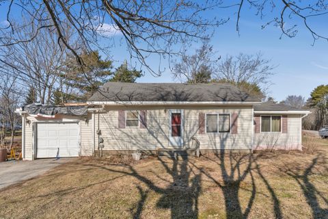 Photo of 408 Gray Road, Falmouth, ME 04105 (MLS # 1657896)