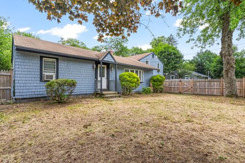 Photo of 189 Gray Road, Falmouth, ME 04105 (MLS # 1633288)