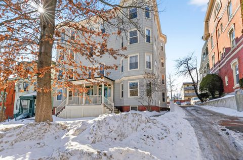Photo of 32 State Street #1, Portland, ME 04101 (MLS # 1653287)