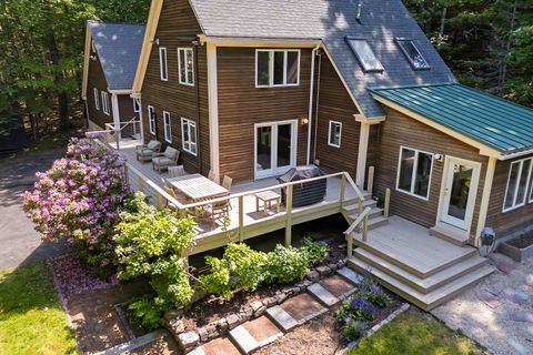Photo of 2 Harbor Ridge Road, Freeport, ME 04032 (MLS # 1635494)