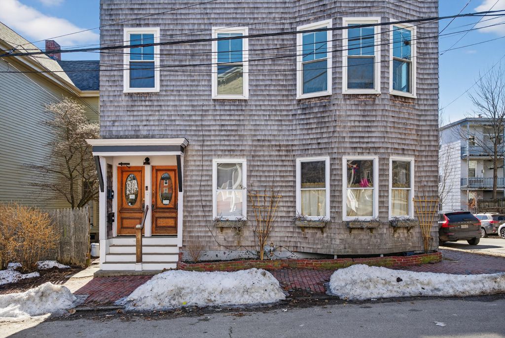 Photo of 62 St Lawrence Street #2, Portland, ME 04101 (MLS # 1654070)
