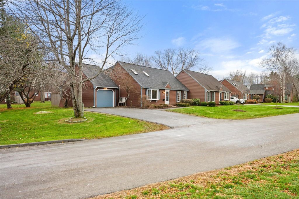 Photo of 22 Cortland Circle #22, Bangor, ME 04401 (MLS # 1644175)