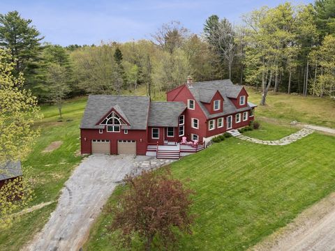 Photo of 24 Autumn Lane, Freeport, ME 04032 (MLS # 1663450)