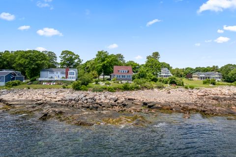 Photo of 4 Hamlin Place, York, ME 03909 (MLS # 1625922)